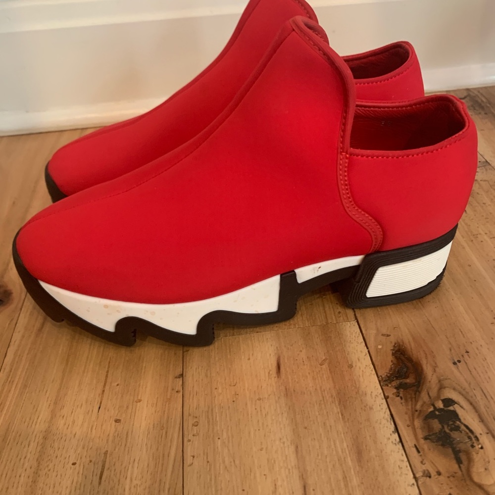 Fun Sneaker